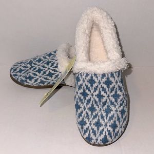 NWT FUZZY BLUE TOMS